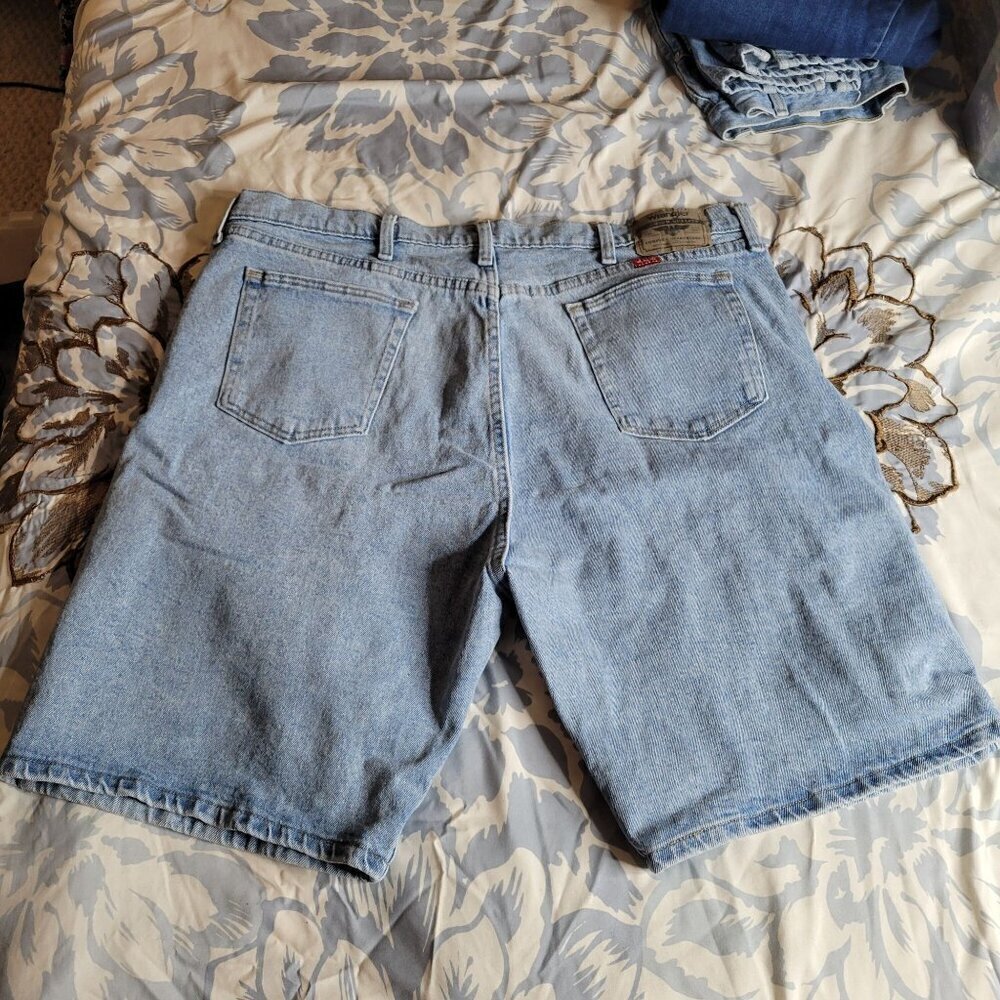 Wrangler Light Blue Denim Men's Shorts - Size 42 - Picture 2 of 6